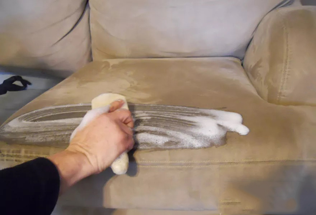 cách giặt sofa vải tại nhà