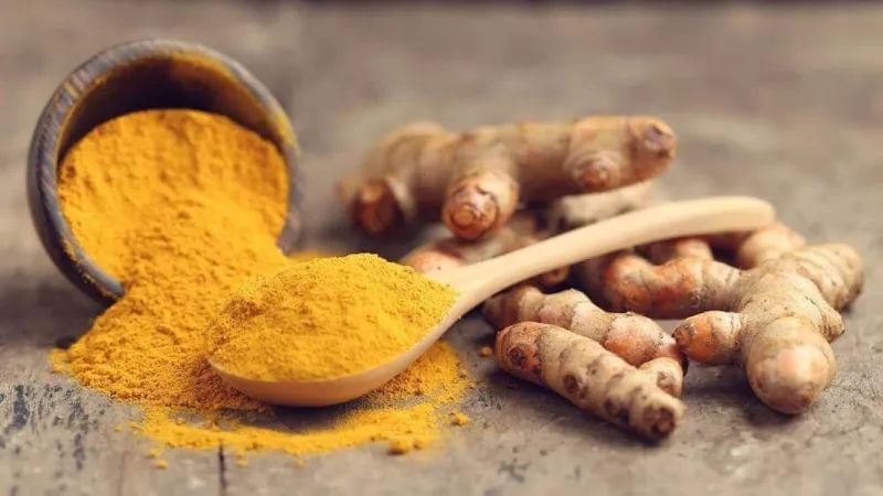 Tổng quan về vết nghệ và nguyên nhân gây bám màu lâu