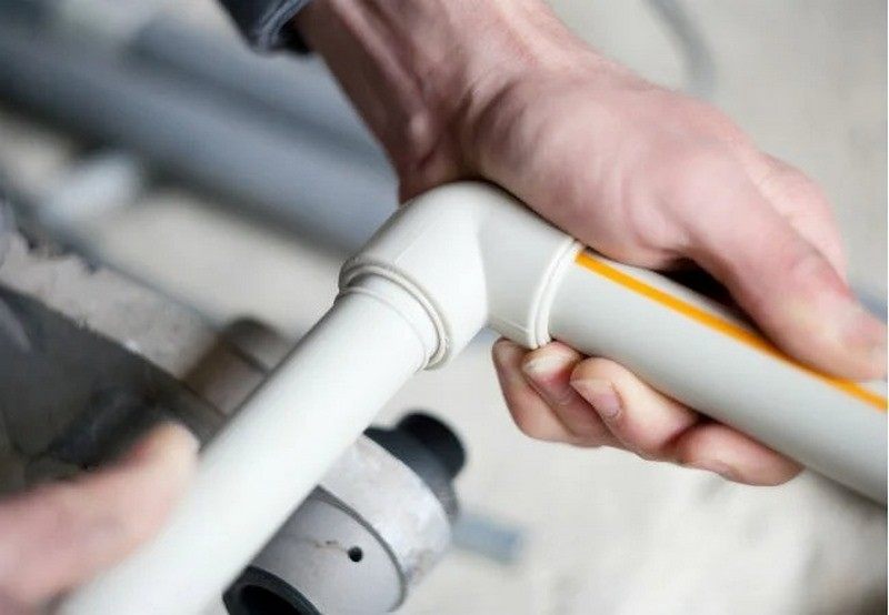 Những lưu ý khi cố tháo ống nhựa đã dán keo