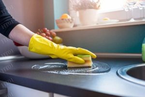 Cách làm sạch dầu mỡ trên bếp nhanh chóng và hiệu quả nhất