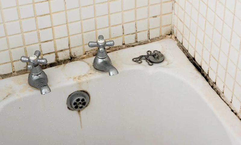 Quy Trình Làm Sạch Nền Nhà Tắm Chuẩn Từng Bước