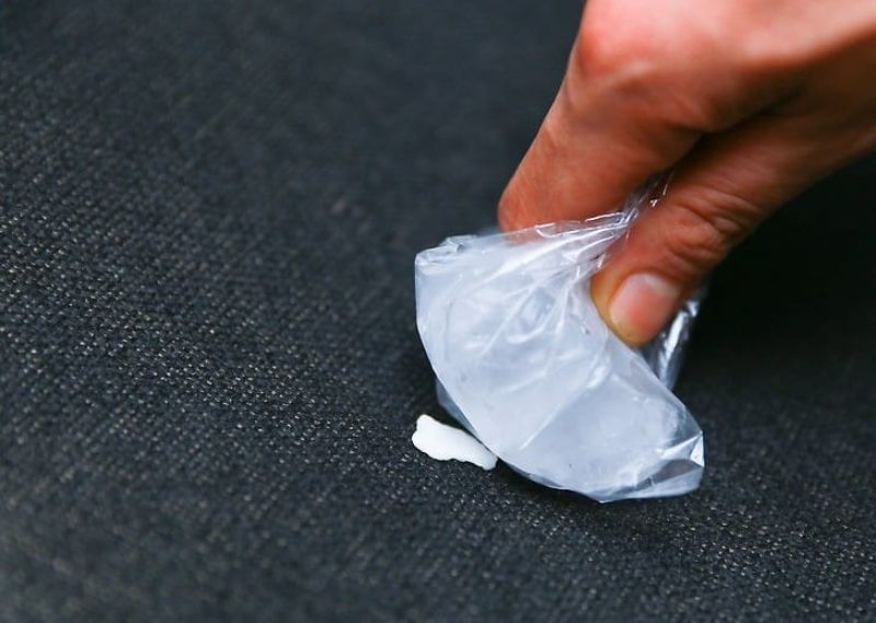 7 cách tẩy kẹo cao su trên thảm nhanh chóng và hiệu quả
