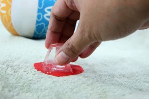 Cách tẩy keo dính trên thảm hiệu quả mà không làm hỏng sợi vải