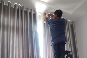 Cách tháo rèm cửa để giặt: Hướng dẫn chi tiết cho mọi loại rèm