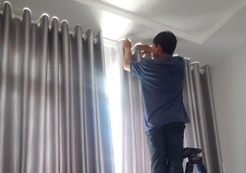 Cách tháo rèm cửa để giặt