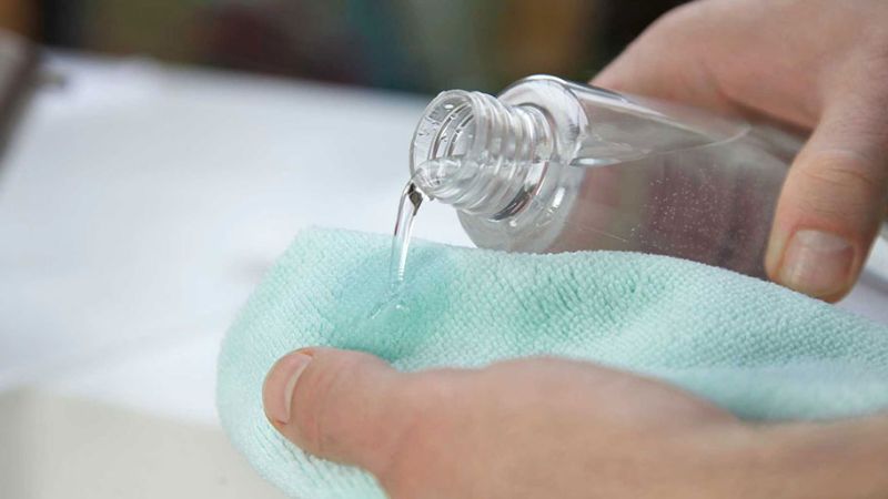 Làm sạch sơn bằng rượu