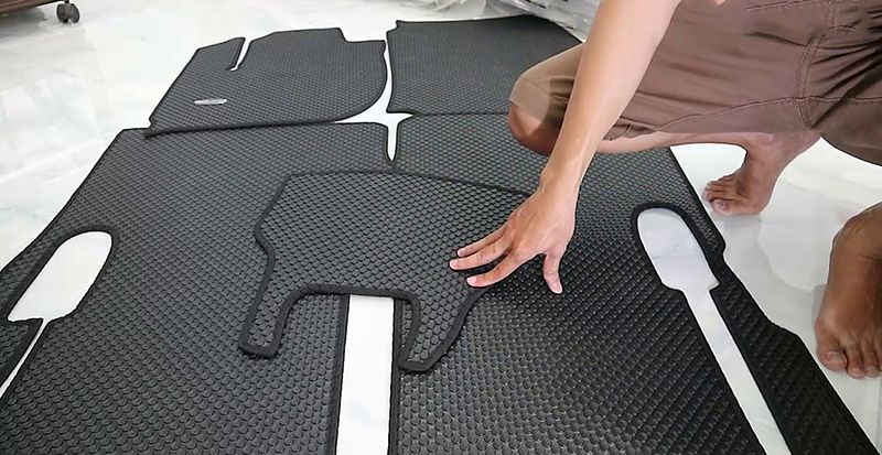 Thảm cao su, nhựa tổng hợp, nhựa Vinyl