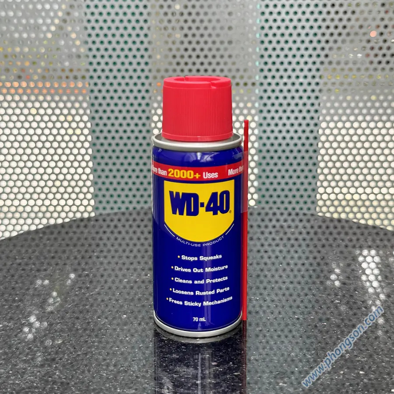 Dầu hỏa hoặc WD-40 xịt và chờ tan rỉ