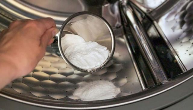 Vệ sinh lồng giặt bằng giấm và baking soda