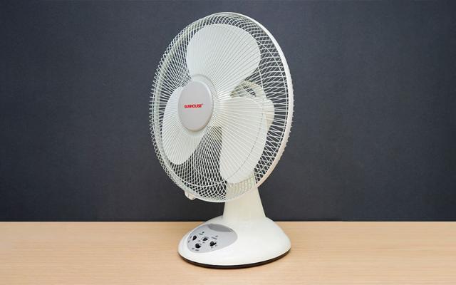 Tái ao cần vệ sinh quạt tích điện thường xuyên